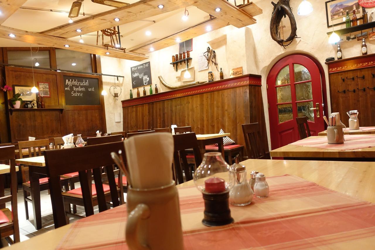 Hotel Altstadt-hotel Zum Hechten 3*